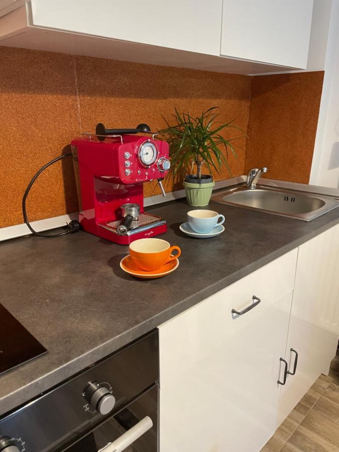 Kreation Rainbow Apartment Клуж-Напока Екстериор снимка